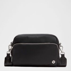 ✨Lululemon Everywhere Black Crossbody Carry Bag